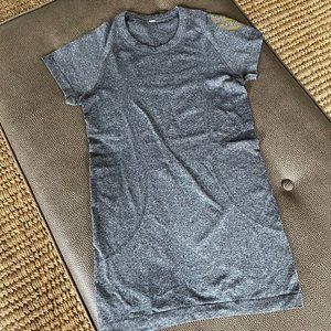 Lululemon Swiftly Tech Short Sleeve Shirt 2.0 with SoulCycle logo, size 4